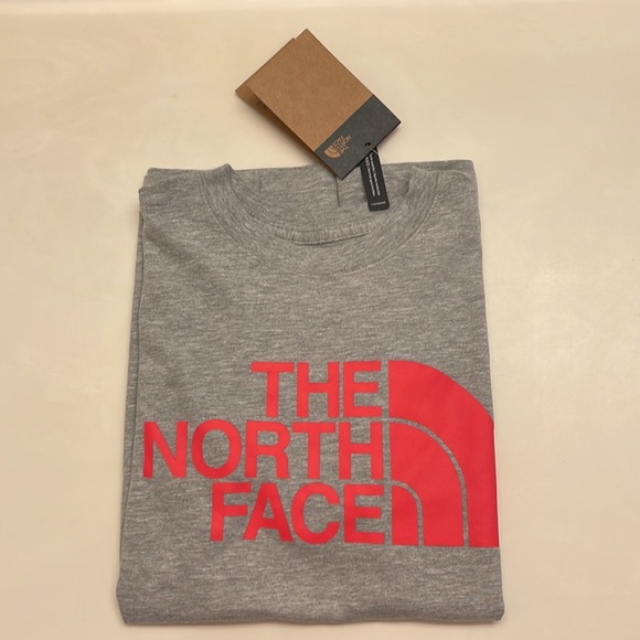 The North Face Women’s Shirt - Picture 4 of 5